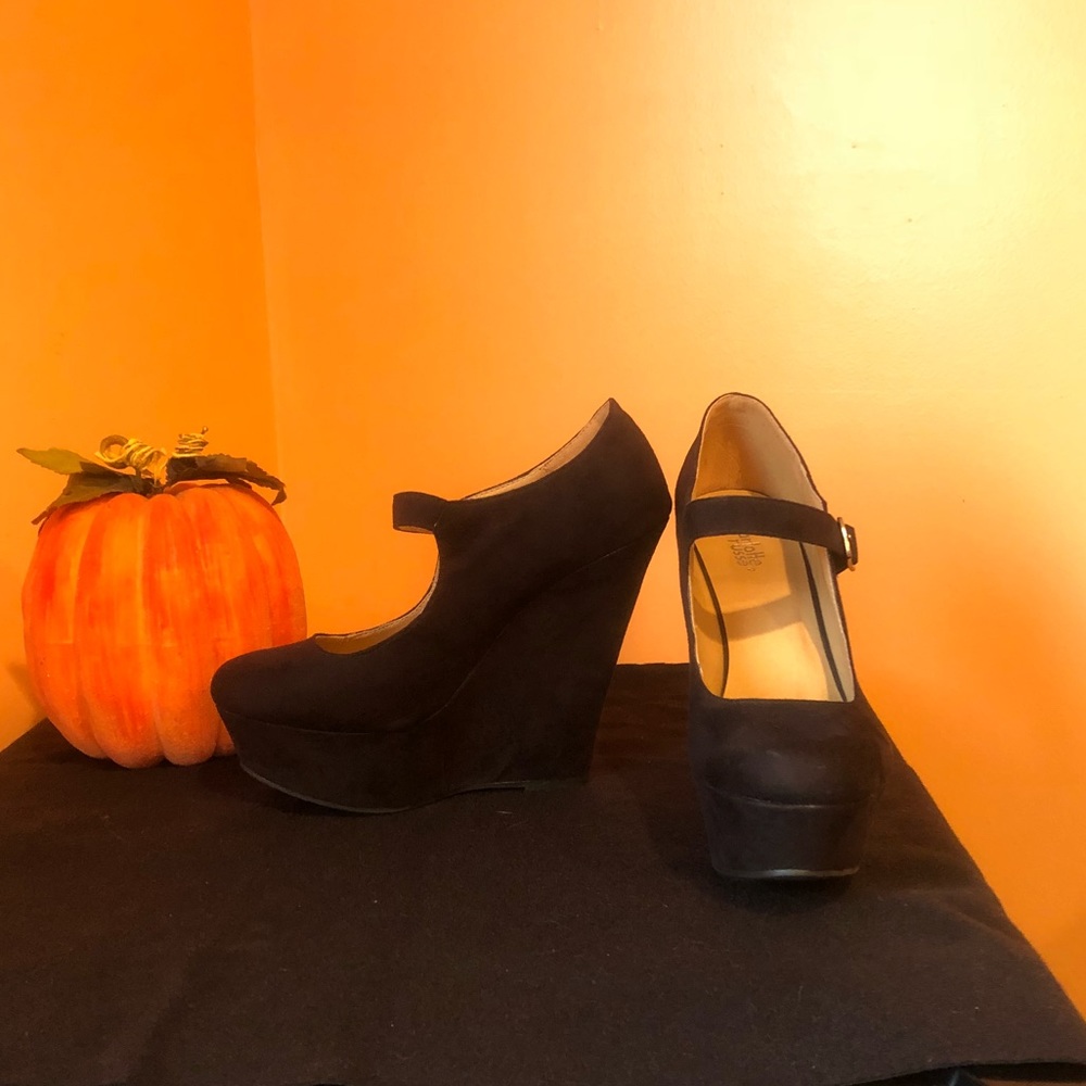 🌻5/$25🌻 Charlotte Russe wedges